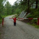 Bom for vejen op til parkeringspladsen