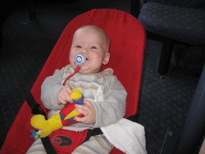 Karen hygger sig på færgen - hun fik flere venner, der kom og snakkede med hende