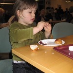 Årets første julearrangement - julebasar på plejehjemmet