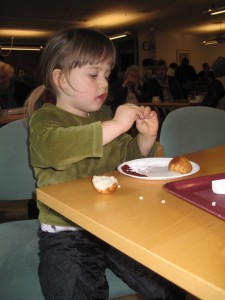 Årets første julearrangement - julebasar på plejehjemmet