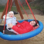 Karen og Christina hygger sig