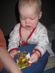 Pakkekalender - Karen har nu ikke helt fattet konceptet, men det kan spises!