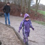 Det er ikke nemmere at gå på kanten, når den er dækket af is