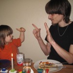 Der tælles og regnes over aftensmaden