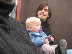 På traktortur i kreaturvogn.