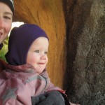 Mor og Karen kigger på et-eller-andet