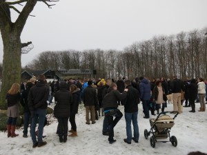 Maaaange mennesker til gudstjeneste