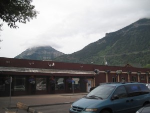 Skyerne ligger lavt - læg mærke til udsmykningen