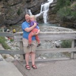 Trine og Karen foran Colombia Falls