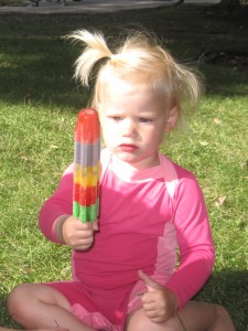 Stor is til en lille pige